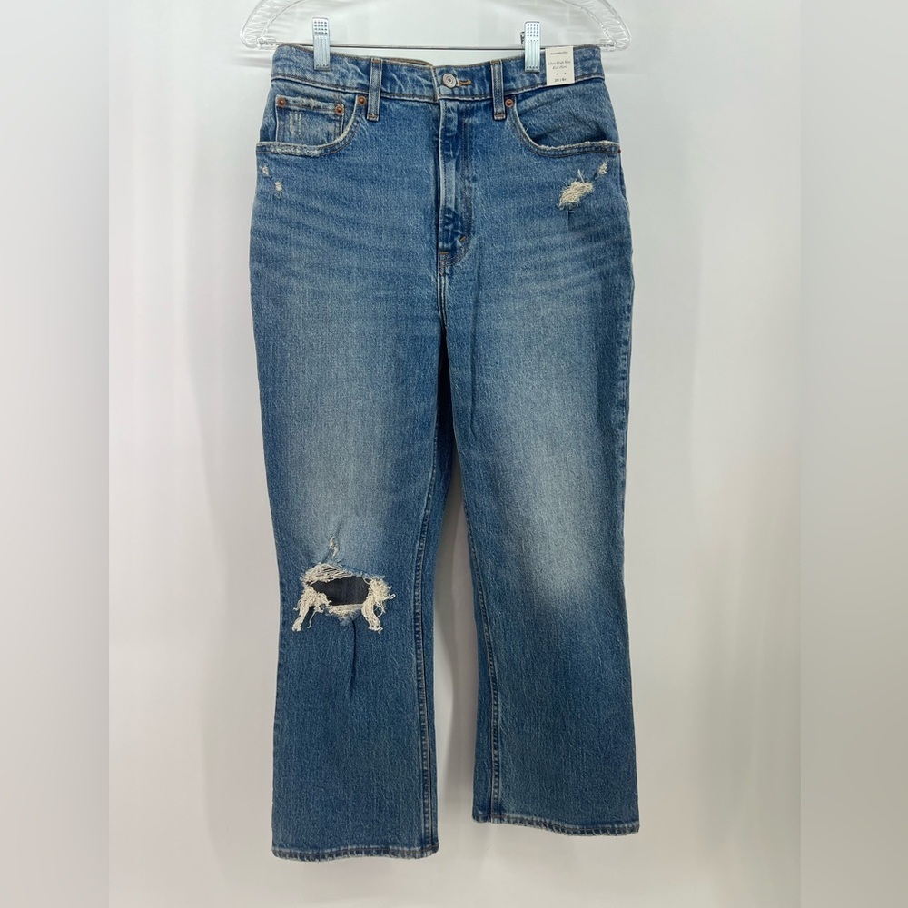 NWT Abercrombie & Fitch Distressed Ultra High Rise Kick Flare Crop Jeans 28 6R - Picture 2 of 7